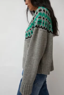 Fashion Cardiff Sweater in Grey and Green Holiday Gift Guide|Collections
