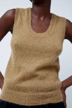 Outlet Carol U-Neck Vest in Khaki Collections|Sweaters