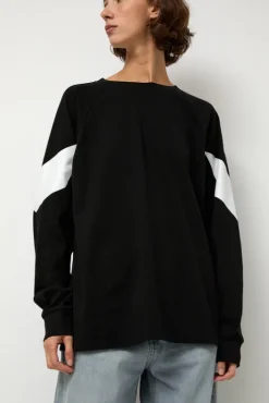 Discount Chevron Raglan Tee in Black Collections|Tops