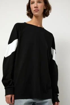 Discount Chevron Raglan Tee in Black Collections|Tops