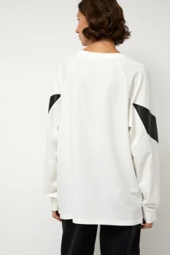 Hot Chevron Raglan Tee in White Collections|Tops