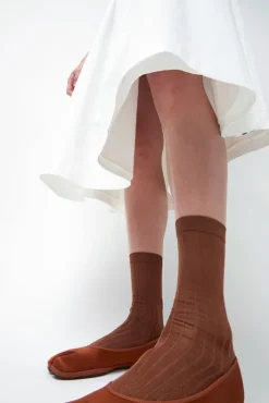 Fashion Cjalce Viscose Tabi Socks in Camel Collections|Socks & Tights
