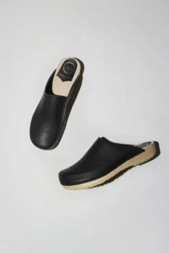 Fashion Contour Clog on Flat Base in Black Collections|Clog Sandals And Shoes