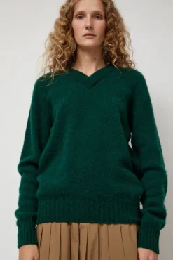 New Future Memories V Neck Sweater in Forest Holiday Gift Guide|Sweaters
