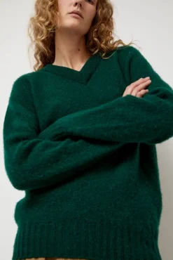 New Future Memories V Neck Sweater in Forest Holiday Gift Guide|Sweaters