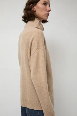 Hot Gal Sweater in Linen Holiday Gift Guide|Sweaters