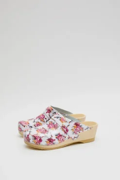 Fashion Hanna Studded Clog on Mid Wedge in Pink Rose Patent Sale Clogs|Collections
