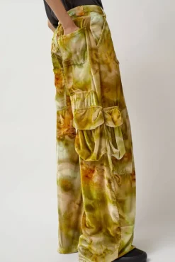 Best Lawn Cargo Pant in Sage Molten Floral Shorts & Pants|Clothing