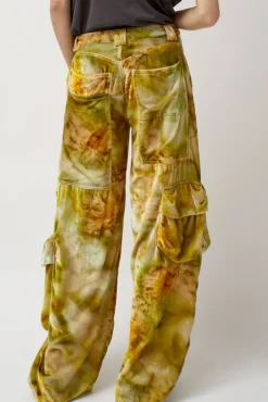 Best Lawn Cargo Pant in Sage Molten Floral Shorts & Pants|Clothing
