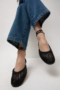 Best Mantera Sandal in Black Collections|Clogs And Shoes