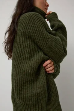 New Mea Turtleneck in Forest Collections|Sweaters