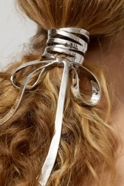 New Metal Bow Clip in Silver Accessories