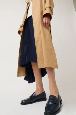 Outlet Miles in Navy Holiday Gift Guide|Collections