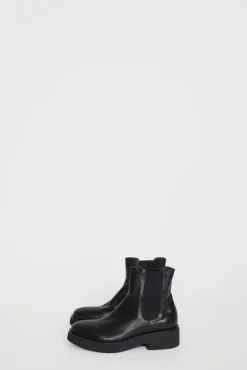 Clearance Pull on Crepe Sole Boot in Nero Collections|Clogs And Shoes