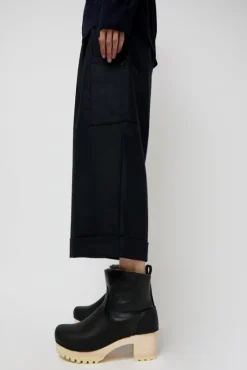 Discount 5" Pull on Shearling Clog Boot on Mid Tread in Ink Aviator on White Base Collections|Clog Boots