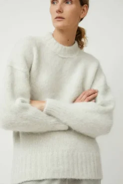 New Sakuru Sweater in Ice Sweaters|Clothing