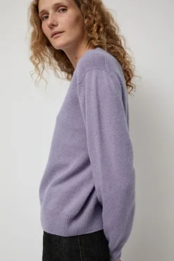 Discount Tropical Dreams Crewneck in Violet Mix Holiday Gift Guide|Sweaters