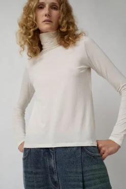 Fashion Turtleneck in Undyed Collections|Tops