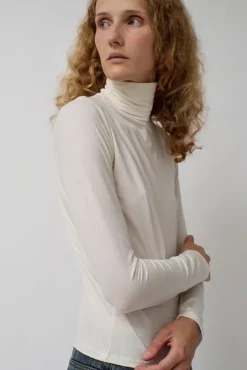 Fashion Turtleneck in Undyed Collections|Tops