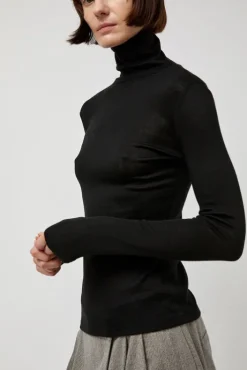 Hot Turtle T-Shirt in Black Collections|Tops
