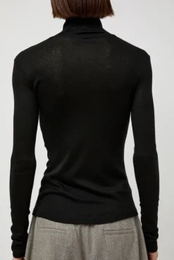 Hot Turtle T-Shirt in Black Collections|Tops