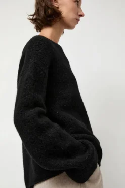 Fashion Vello Crewneck in Black Sweaters|Clothing