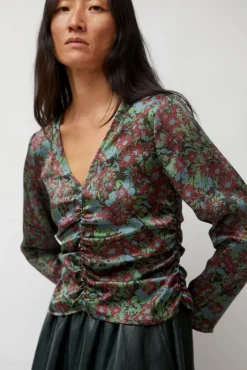 Hot Vienna Top in Wine Garden Collections|Clothing