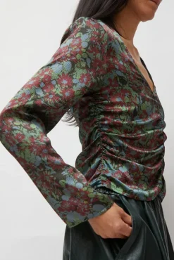 Hot Vienna Top in Wine Garden Collections|Clothing