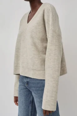 Outlet Wide V Neck in Carrara Collections|Sweaters
