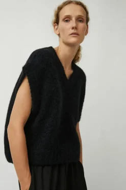 Best Yume Vest in Black Sweaters|Clothing