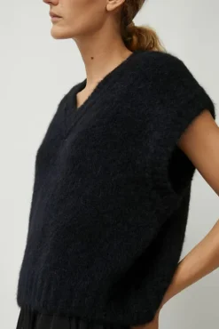 Best Yume Vest in Black Sweaters|Clothing