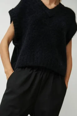 Best Yume Vest in Black Sweaters|Clothing