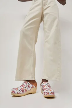 Fashion Hanna Studded Clog on Mid Wedge in Pink Rose Patent Sale Clogs|Collections