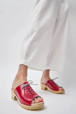 Sale Simone Clog on Mid Heel in Red Patent Sale Clogs|Collections